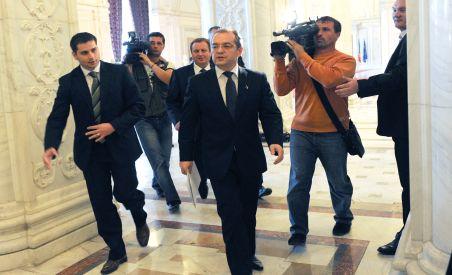 Jurnalişti îmbrânciţi şi exces de zel marca SPP la Parlament: "Dacă aveam cătuşele la mine, te arestam"