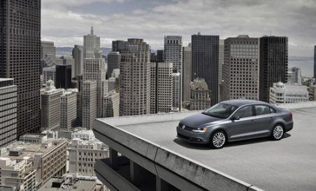 Noul Volkswagen Jetta, prezentat oficial în piaţa Times Square din New York (FOTO)
