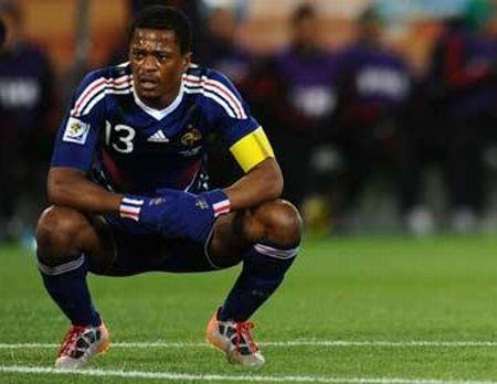 Căpitanul Evra dă cărţile pe faţă: "Francezii merită să ştie tot ce s-a întâmplat"