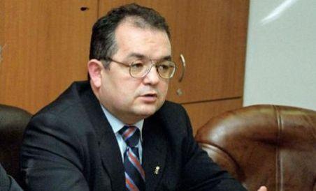 Emil Boc în 2004: Mâncăm ca la război! Pensionarii sunt umiliţi (VIDEO)