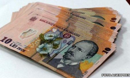 Salarii mărite la Consiliul Caraş Severin pentru a combate scăderea de 25%