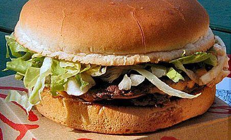 Ungaria ne fură "taxa pe fastfood"