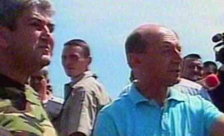 Traian Băsescu, din nou la Dorneşti: "SPP-ul, daţi presa din faţa mea" (VIDEO)