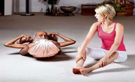 Un guru de 101 ani, mai elastic decât o tânără de 23 de ani