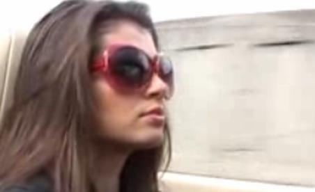 Monica Columbeanu riscă cinci ani de închisoare, după ce a lovit un fotograf cu maşina (VIDEO)