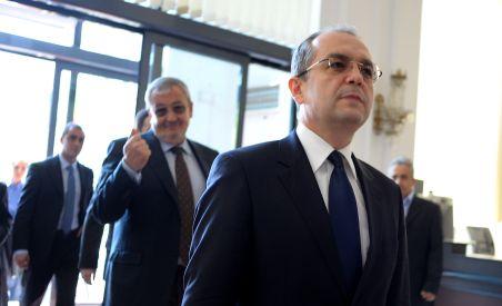Boc îl ceartă pe Vlădescu: "Nu are mandat să discute despre cota unică" (VIDEO)