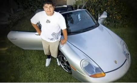 Troc pe internet: Un adolescent a schimbat un telefon mobil cu un Porsche Boxter
