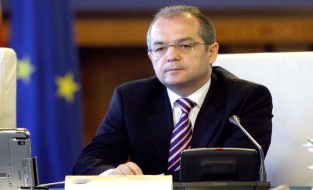 Emil Boc: Demarăm procedurile de reziliere a contractelor întârziate de firme cu 6-9 luni pentru proiectele UE (VIDEO)