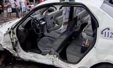 Poliţiştii, repetenţi la regulile de circulaţie. Au provocat un accident soldat cu şapte răniţi (VIDEO)