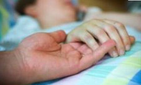 Identitate confuză: A aflat că fata lui e moartă, după ce a vegheat o altă tănără pe patul de spital (VIDEO)
