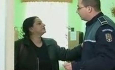 Profesoara care a pălmuit un poliţist, înapoi la catedră
