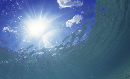Medicii şi meteorologii avertizează: Indicele de radiaţii ultraviolete, foarte aproape de pragul critic