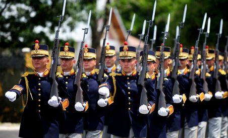 România, în criză de soldaţi. MApN vrea să atragă militari voluntari
