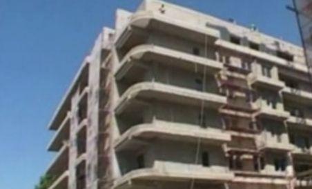 Atenţie la ţepele imobiliare. Zeci de proprietari de case noi plătesc facturi imense la utilităţi şi electricitate (VIDEO)