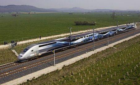 Germania. 15 răniţi după ce un TGV s-a ciocnit cu un camion şi a deraiat