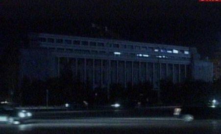 Românii s-au alăturat campaniei Lacrimi pentru îngeri şi au stins luminile miercuri seară (VIDEO)