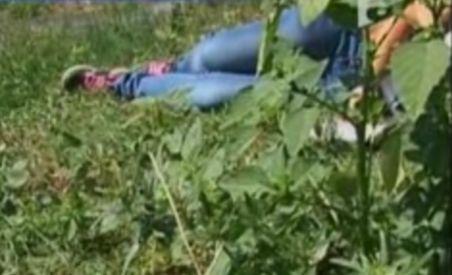 O femeie a zăcut două zile, pe un câmp în văzul lumii, fără ca nimeni să mişte un deget. Medicii au găsit-o în comă (VIDEO)