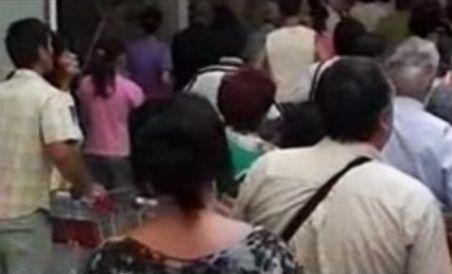 Buluceală la deschiderea unui hipermarket din Drobeta Turnu Severin (VIDEO) 