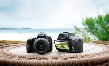 Sony lansează α55 şi α33, două camere foto digitale care utilizează tehnologia cu oglindă translucidă (FOTO)