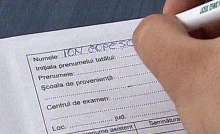 Râsu-plânsu: Toţi cei 30 de elevi dintr-o clasă care susţinea BAC-ul s-au semnat cu numele folosit de profesor ca model