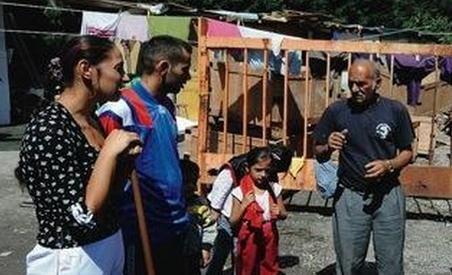 CE: Romii trebuie să fie integraţi atât în ţara lor de origine, cât şi în cele în care aleg să se stabilească