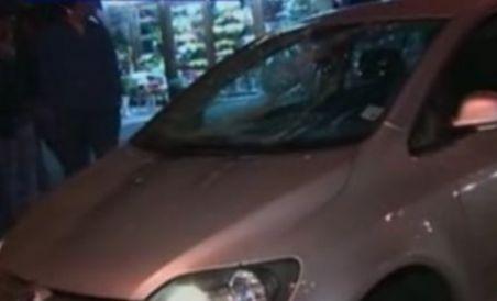 Târât de maşină după ce a traversat neregulamentar (VIDEO)
