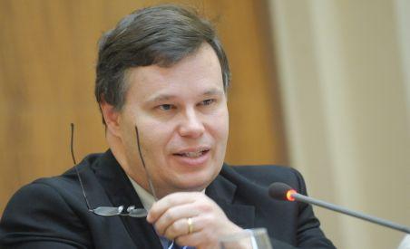 Şeful misiunii FMI în România, Jeffrey Franks, discută cu premierul Emil Boc, la Guvern