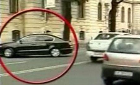 Şmecher de Piaţa Victoriei: Noul ministru al Muncii, filmat în timp ce tăia linia continuă (VIDEO)