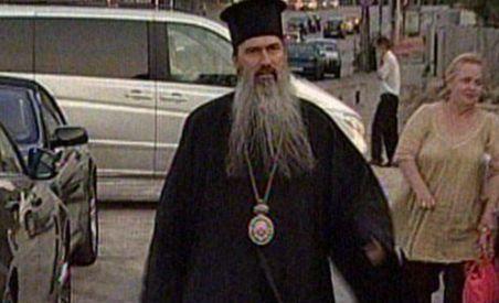 Avere pe banii enoriaşilor? Arhiepiscopul Tomisului deţine un hotel, două case şi 19 de hectare de pământ (VIDEO)