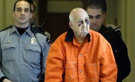 Un american de 90 de ani şi-a omorât soţia cu 30 de lovituri de ciocan