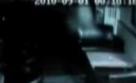 Fantomă suprinsă pe camerele de supraveghere ale unui local britanic (VIDEO)