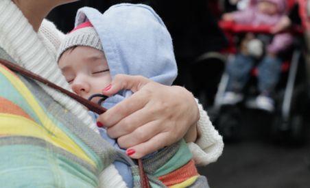 Copilul care a ars în incubator va rămâne cu handicap pe viaţă 
