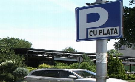 Angajaţii unui spital din Arad, taxaţi ca să parcheze în curtea instituţiei