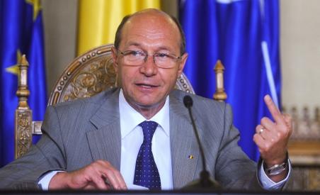 Băsescu: Nu mă mai uit decât pe Discovery. Îi regret pe Dinescu şi pe Cristian Tudor Popescu (VIDEO)