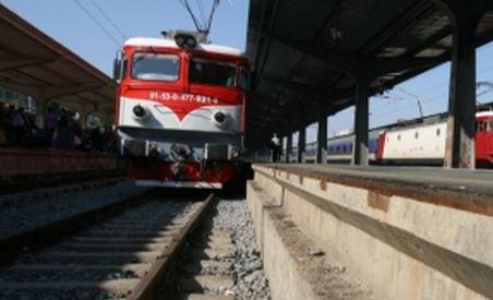 Un copil de doi ani a murit, după ce a fost lovit de scara unui tren (VIDEO)