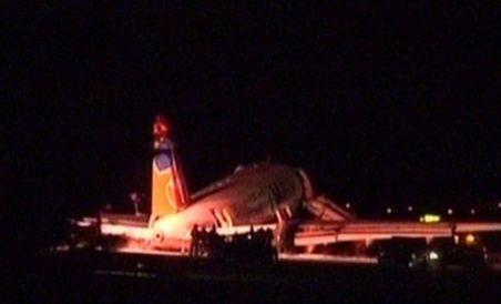 Italia. 30 de pasageri răniţi, după ce un avion a ieşit de pe pistă (VIDEO)