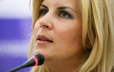 Elena Udrea foloseşte elicopterul în deplasările oficiale 