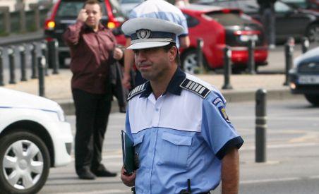 Un poliţist din Capitală a fost bătut de infractorul pe care îl urmărea (VIDEO)