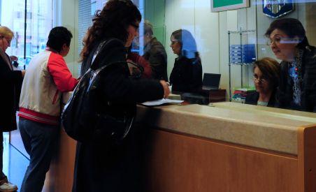 Românii care au credite ar putea fi chemaţi din nou la bancă (VIDEO)
