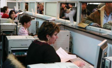 Mii de gorjeni s-au trezit cu conturile blocate pentru neachitarea taxelor 