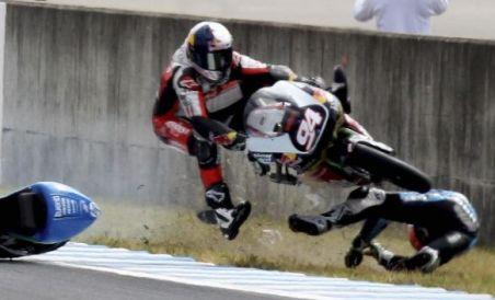 Accident groaznic în motociclism: Vazquz şi Folger, duşi la spital după MP al Japoniei