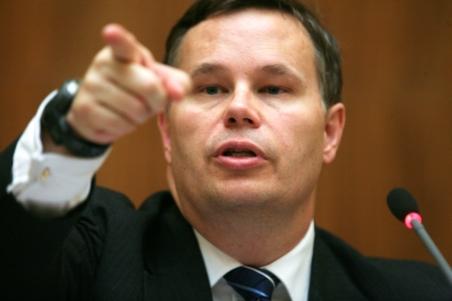 FMI: Supravegherea băncilor trebuie să fie mai atentă
