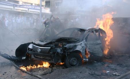 Irlanda: Atentat cu bombă în apropierea unui centru comercial din Londonderry