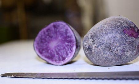 Cartofi violet, în supermarketurile din Marea Britanie (VIDEO)