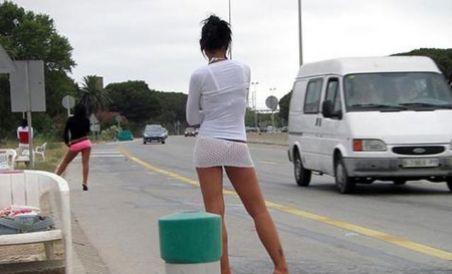 Poliţişti francezi condamnaţi la închisoare, după ce au violat o prostituată româncă