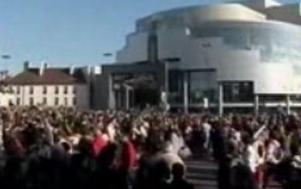 Peste trei milioane de oameni au protestat în Franţa faţă de reforma pensiilor (VIDEO)