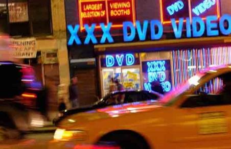 Criză în industria porno, după ce un actor a fost diagnosticat cu SIDA