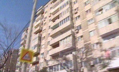 Vânzătorii de apartamente angajează brokeri pentru a-şi ajuta clienţii să scape de vechea locuinţă