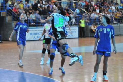 Oltchim Râmnicu Vâlcea merge mai departe în Liga Campionilor la handbal feminin