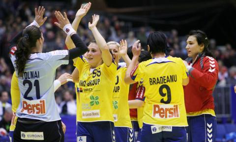 CE de handbal: Româncele zdrobesc Croaţia în primul meci din grupa principală